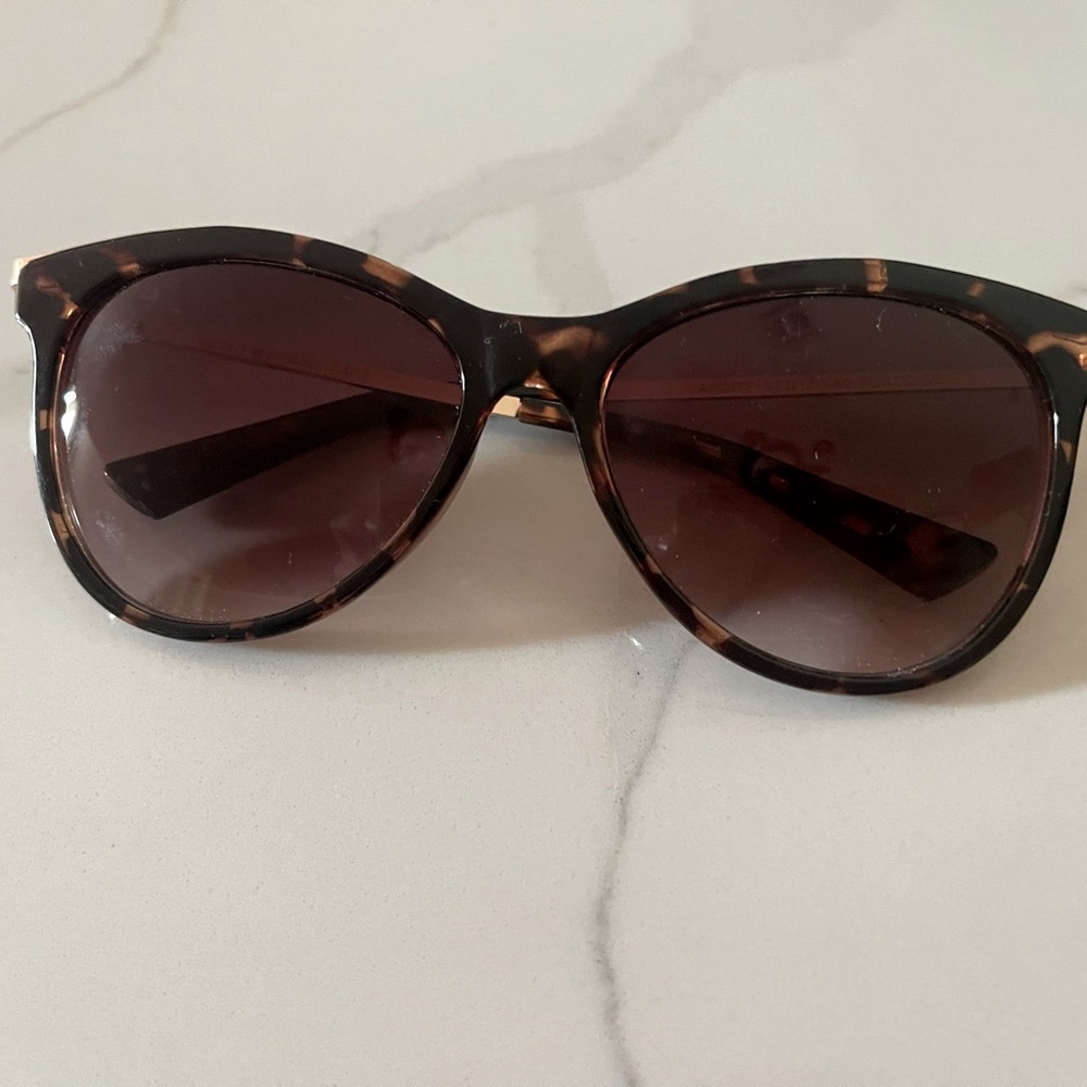 Lucky Brand sunglasses